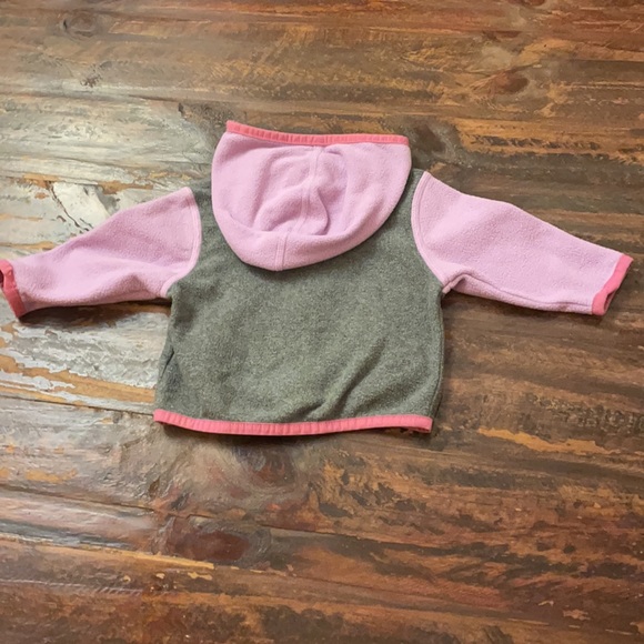 Infants size 0-3M Zip up Jacket: North Face Fleece Shell with hood. Like New. - Picture 4 of 4